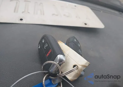 2017 Jeep Renegade Sport 4X4 from USA, damaged, VIN ZACCJBAB6HPG45635